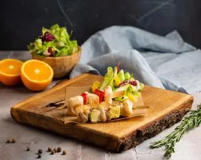 Шашлычки из индейки  с салатом в CulinaryOn