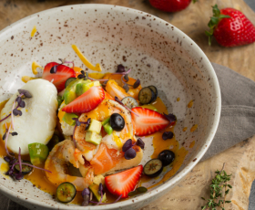 Воскресный бранч: утка с грушей, французский тост с морепродуктами, брауни с миндалем | 18+