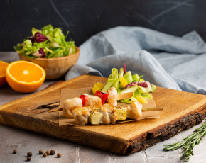 Шашлычки из индейки  с салатом в CulinaryOn