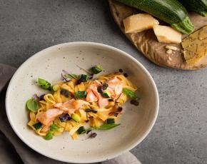 Тальятелле с лососем и цукини в CulinaryOn