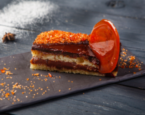 Торт Два шоколада с виски и пьяной вишней в CulinaryOn